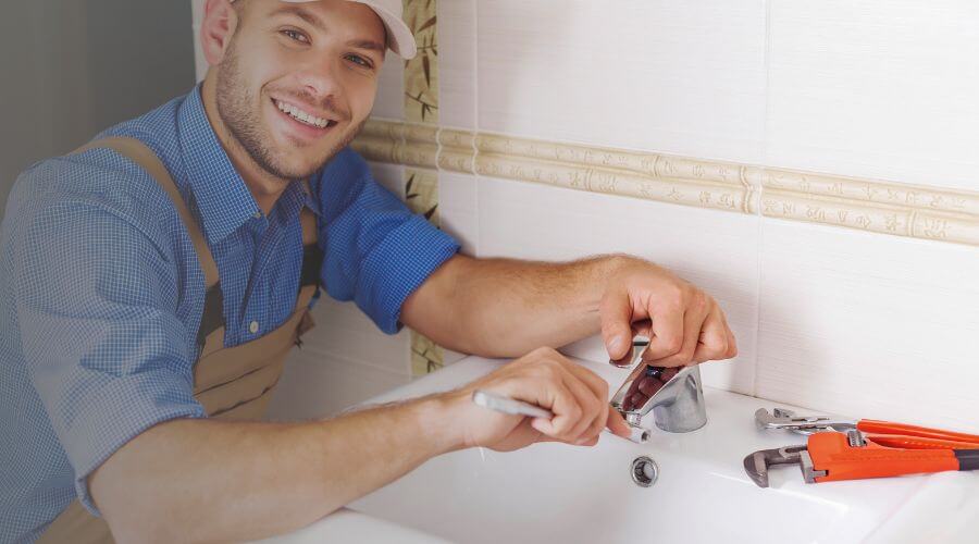 Professional clogged drains services in Laura, IL